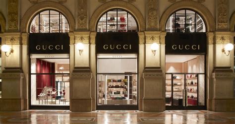 gucci uffici milano indirizzo|negozi borse gucci napoli.